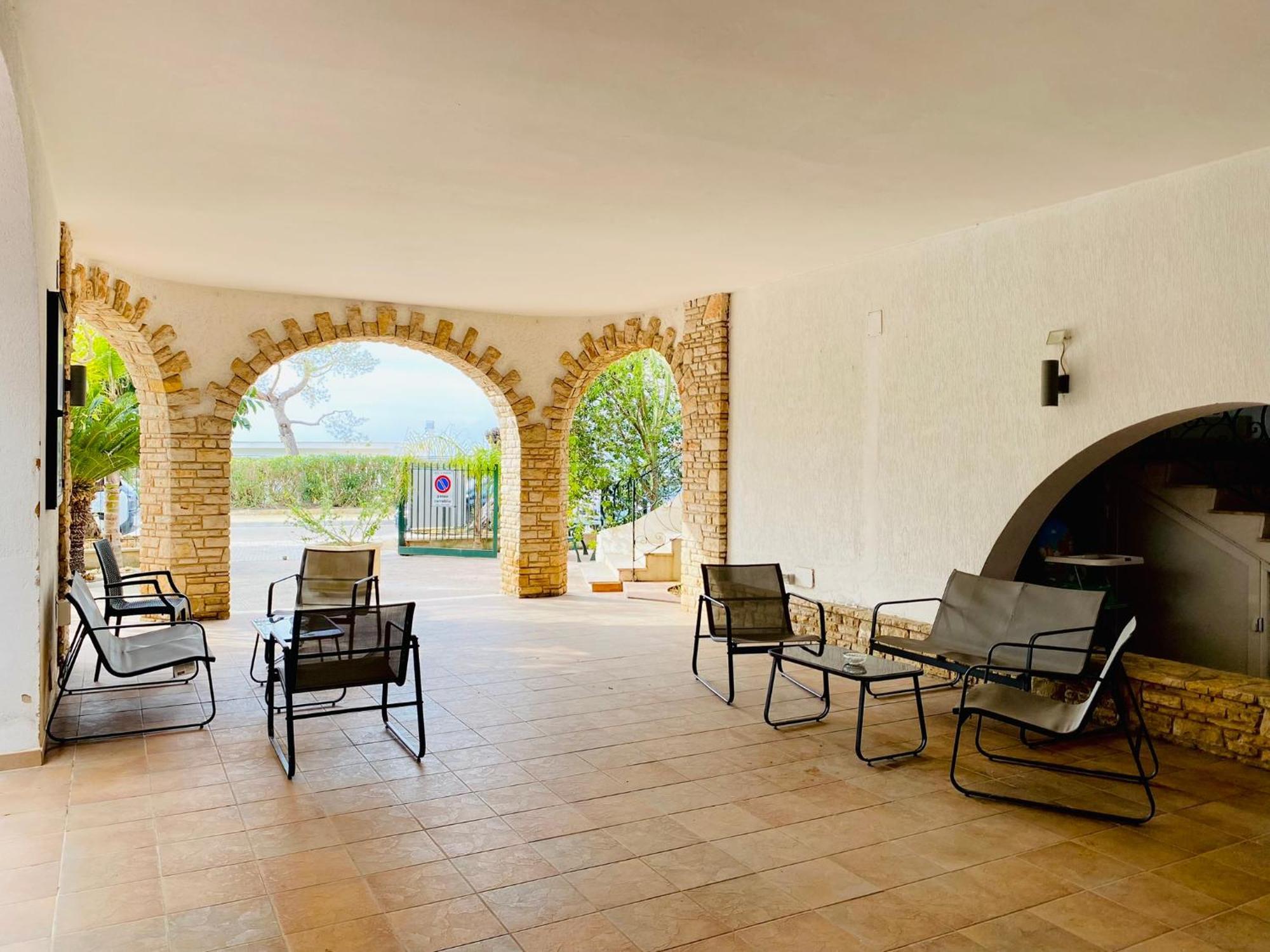 Villa Gaudi Сант-Исидоро Экстерьер фото